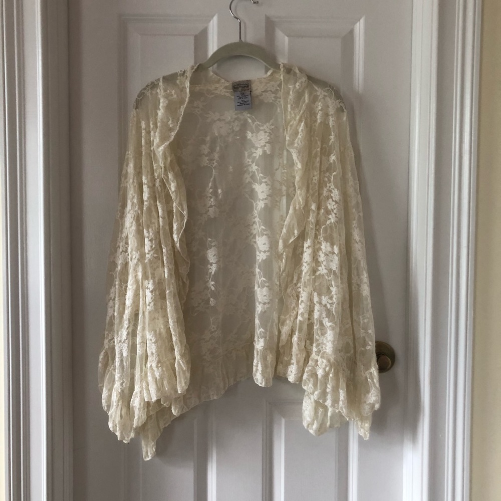 Free People Short Sleeve Lace Shrug